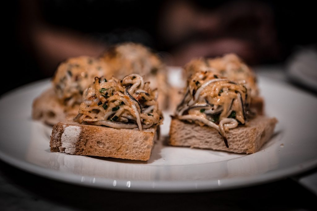 pasta, spinach, bread-6839114.jpg